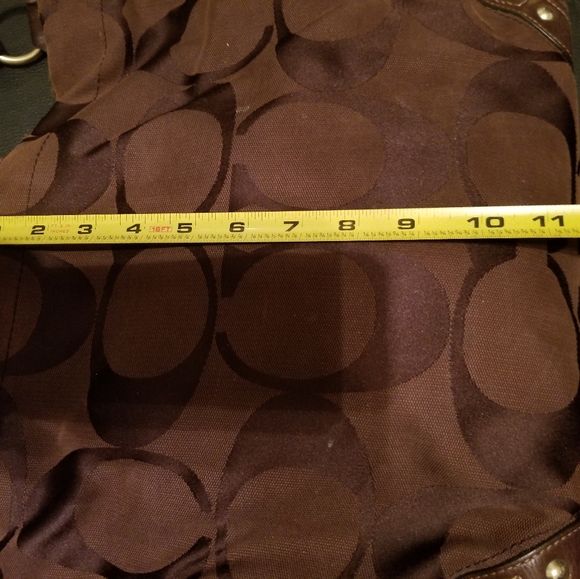 Chocolate coach signature hobo - Picture 13 of 13